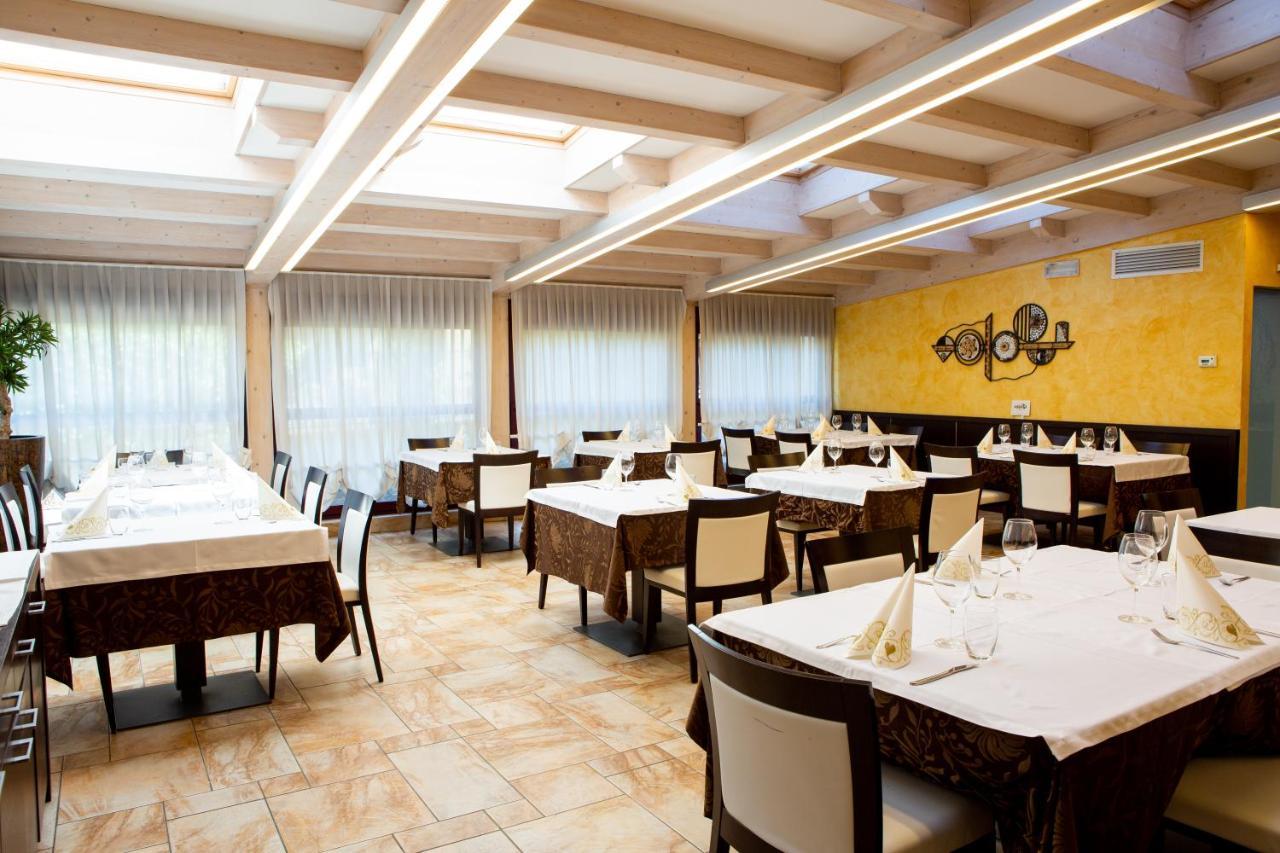 Hotel Ristorante Nave Lavis